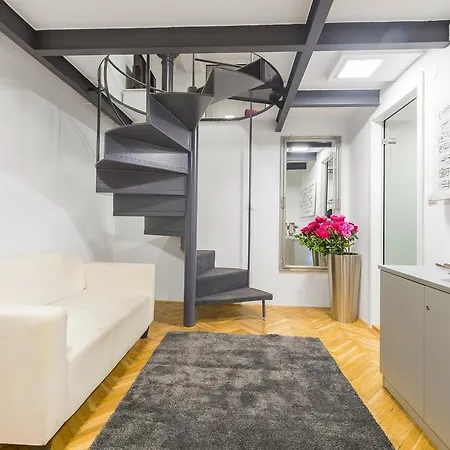 Trzaska Duplex Urban Apartment *